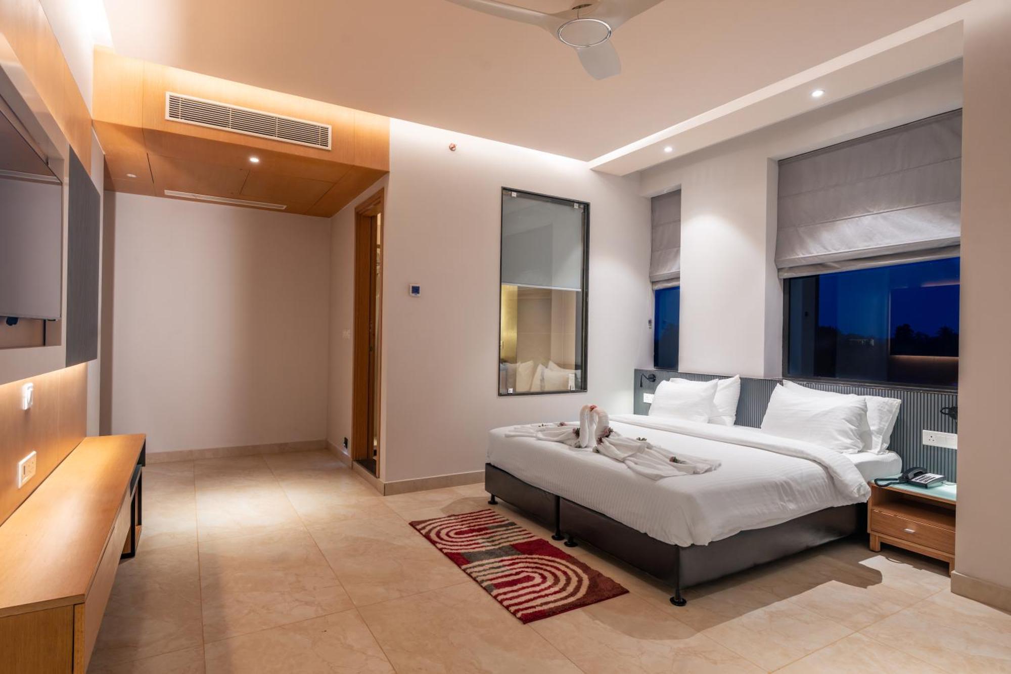 Krishna'S Courtyard Hotel & Convention Urali Ngoại thất bức ảnh