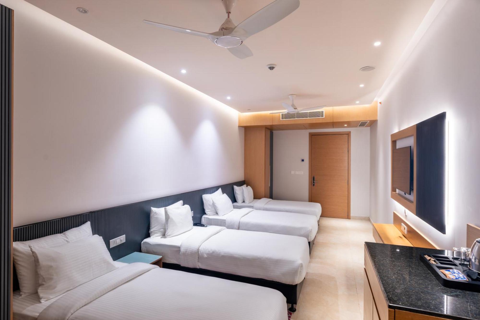Krishna'S Courtyard Hotel & Convention Urali Ngoại thất bức ảnh