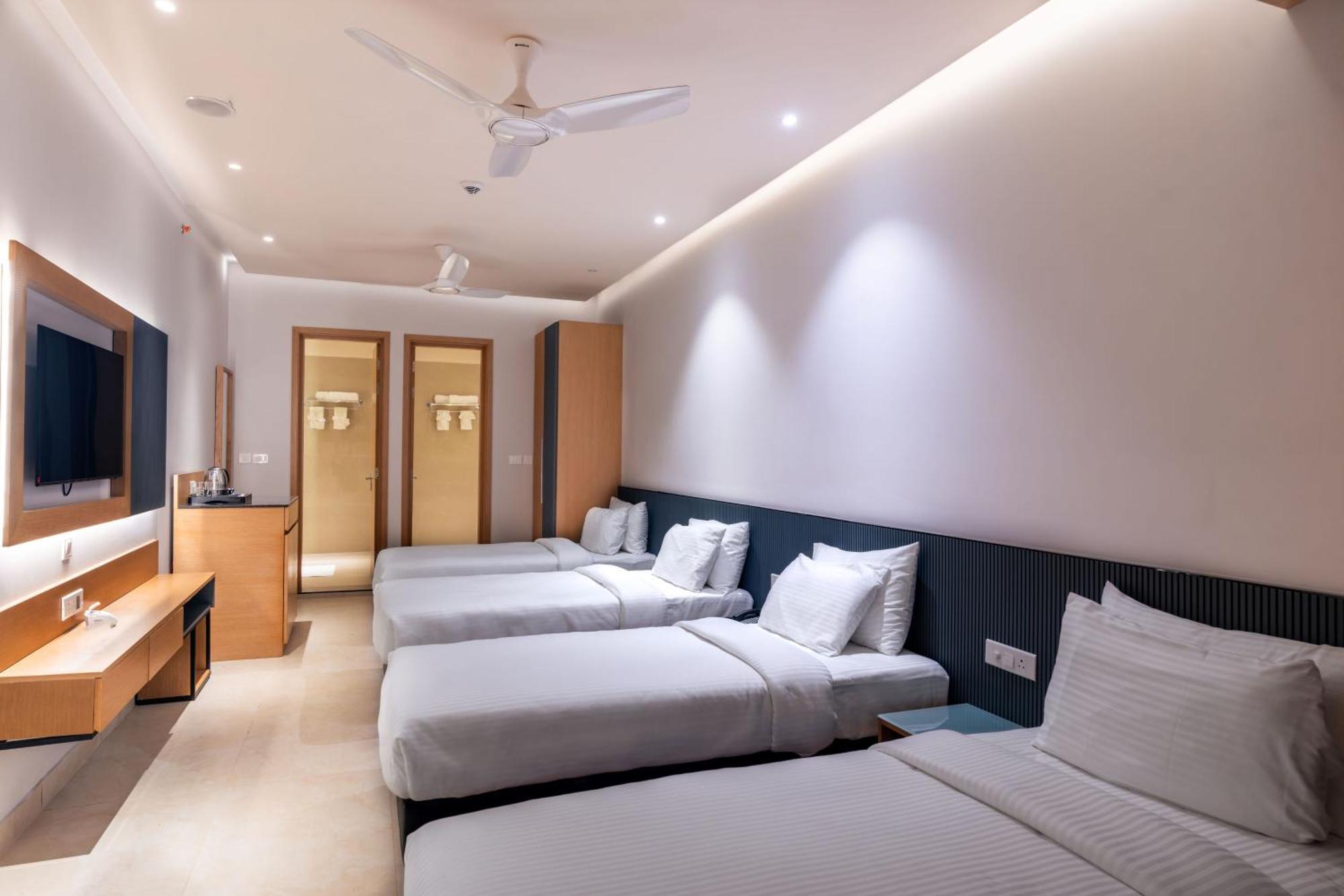 Krishna'S Courtyard Hotel & Convention Urali Ngoại thất bức ảnh